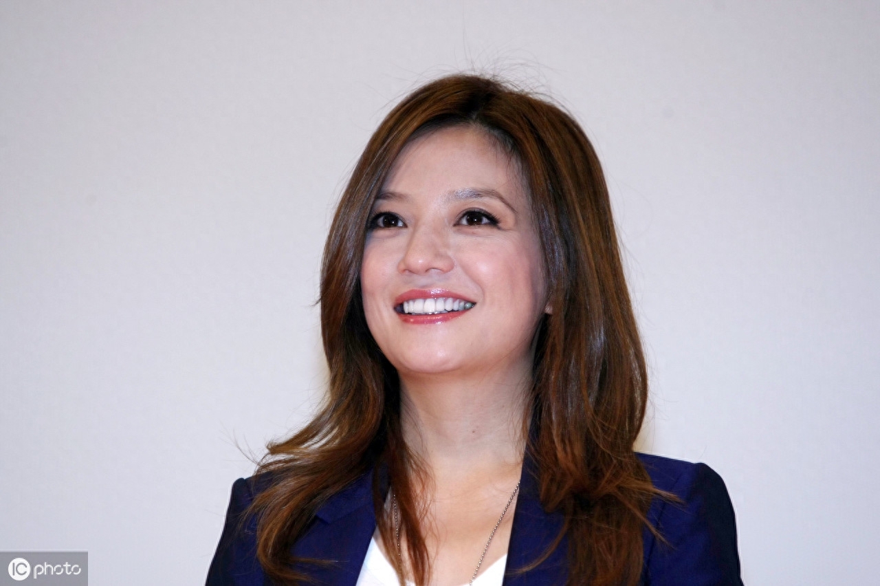 一起吃一顿饭,赵薇就多了一个二胎儿子?赵薇方辟谣二胎儿子传闻